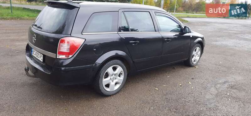 Універсал Opel Astra 2010 в Стрию