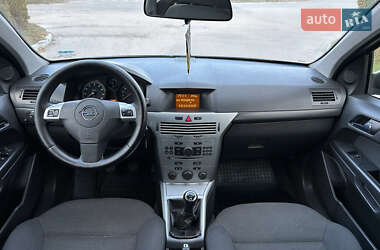 Универсал Opel Astra 2010 в 