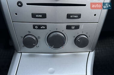 Универсал Opel Astra 2010 в 