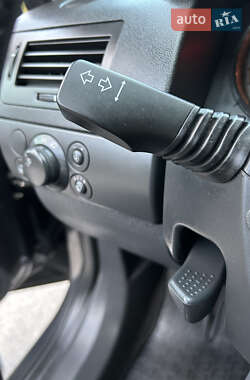 Универсал Opel Astra 2010 в 