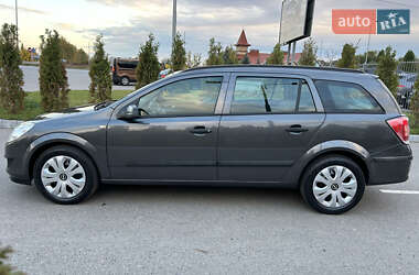 Универсал Opel Astra 2010 в 