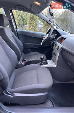 Универсал Opel Astra 2010 в 