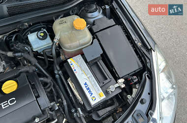 Универсал Opel Astra 2010 в 