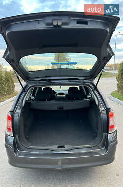 Универсал Opel Astra 2010 в 