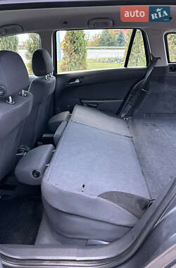 Универсал Opel Astra 2010 в 