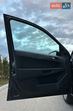 Универсал Opel Astra 2010 в 