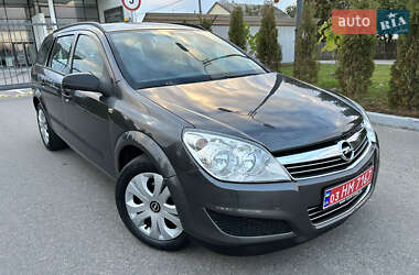 Универсал Opel Astra 2010 в 