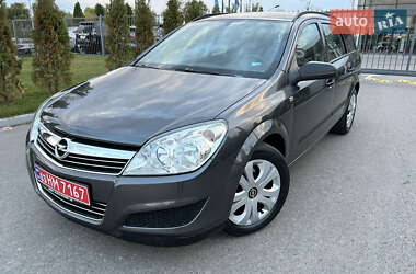 Универсал Opel Astra 2010 в 