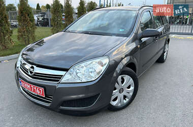 Универсал Opel Astra 2010 в 