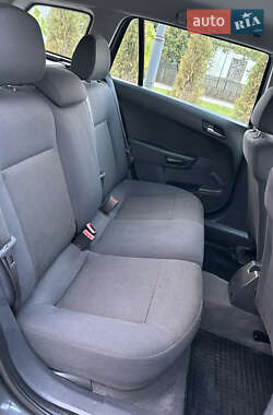 Универсал Opel Astra 2010 в 