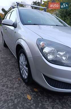 Универсал Opel Astra 2009 в 