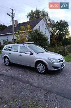 Універсал Opel Astra 2009 в Луцьку