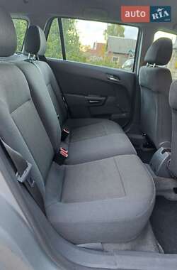 Универсал Opel Astra 2009 в 