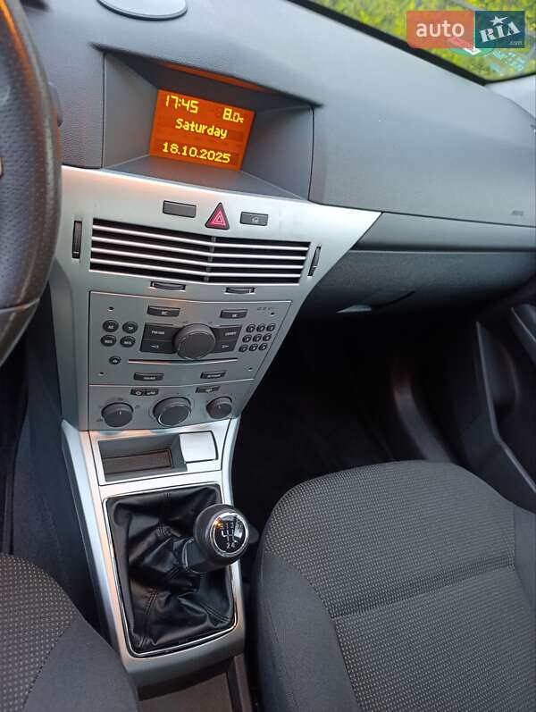 Универсал Opel Astra 2009 в Луцке