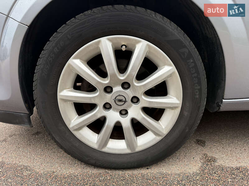 Универсал Opel Astra 2009 в Борисполе