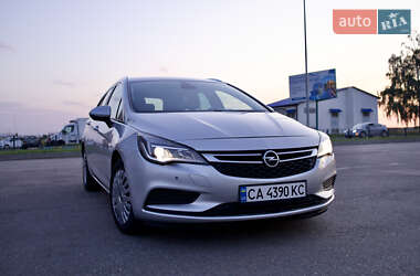 Универсал Opel Astra 2018 в 