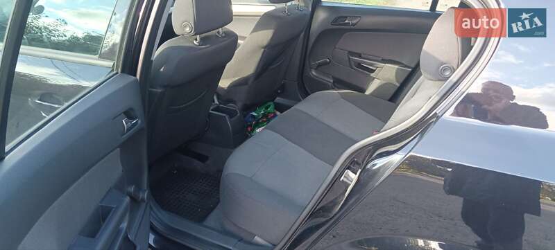 Хэтчбек Opel Astra 2007 в Умани фото 5 Хэтчбек Opel Astra 2007 в Умани