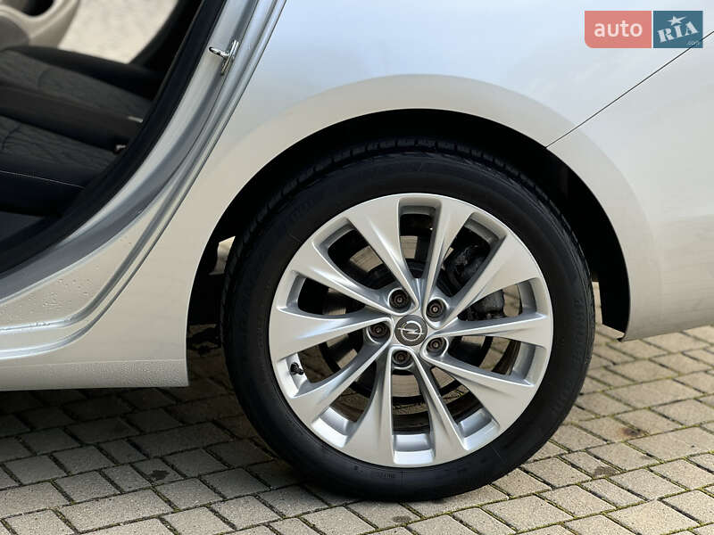 Универсал Opel Astra 2019 в Львове