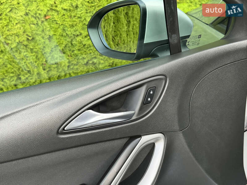 Универсал Opel Astra 2019 в Львове