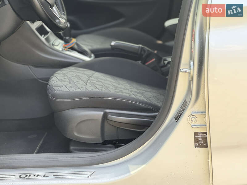Универсал Opel Astra 2019 в Львове