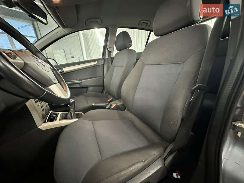 Хэтчбек Opel Astra 2008 в Виннице