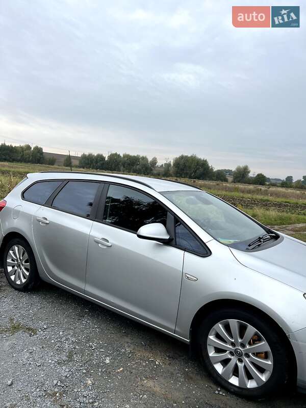 Универсал Opel Astra 2011 в Ровно фото 3 Универсал Opel Astra 2011 в Ровно