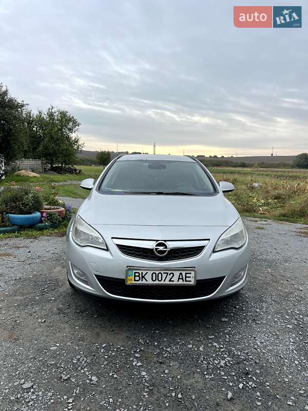 Универсал Opel Astra 2011 в Ровно фото 8 Универсал Opel Astra 2011 в Ровно