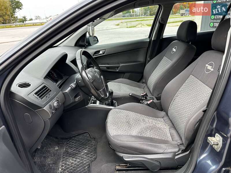 Універсал Opel Astra 2006 в Львові