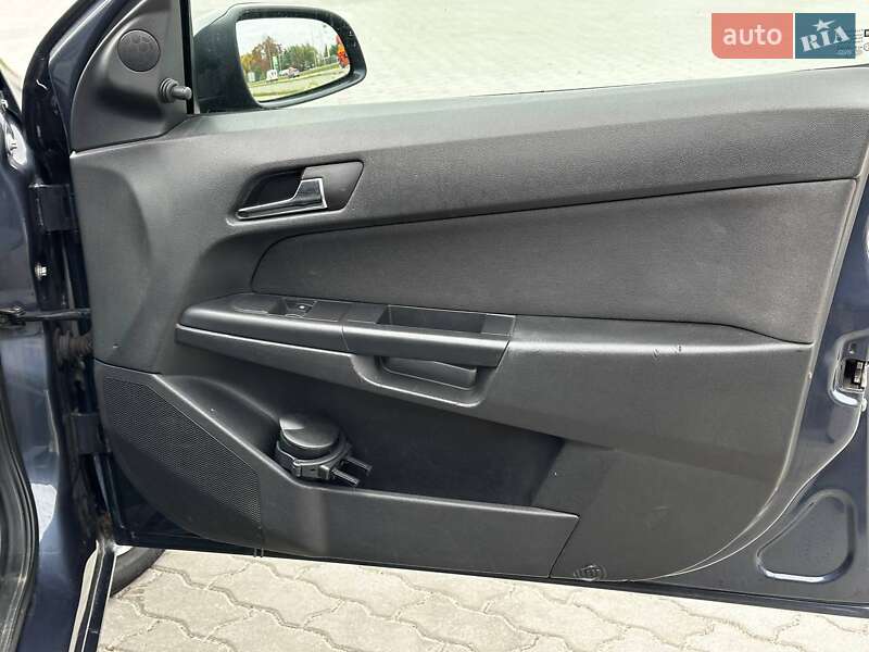 Універсал Opel Astra 2006 в Львові