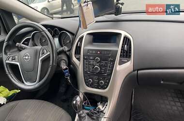 Хетчбек Opel Astra 2012 в  фото 4 Хетчбек Opel Astra 2012 в