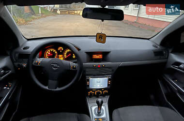 Хэтчбек Opel Astra 2006 в  фото 8 Хэтчбек Opel Astra 2006 в