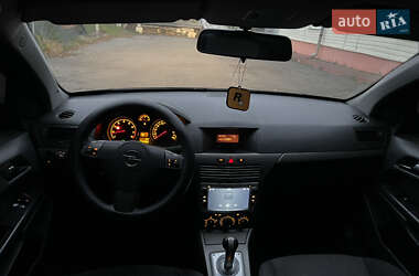 Хэтчбек Opel Astra 2006 в  фото 11 Хэтчбек Opel Astra 2006 в