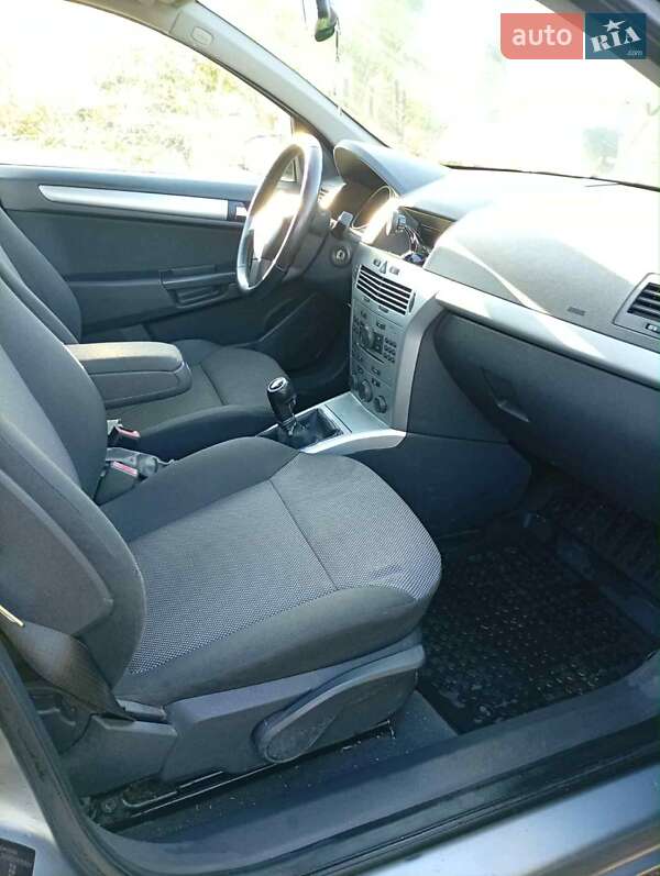 Универсал Opel Astra 2009 в Тернополе