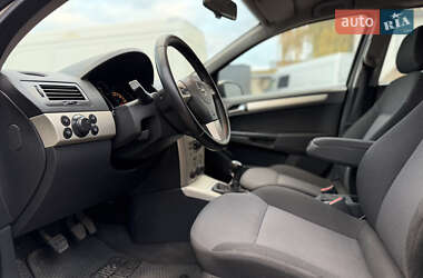 Универсал Opel Astra 2008 в 