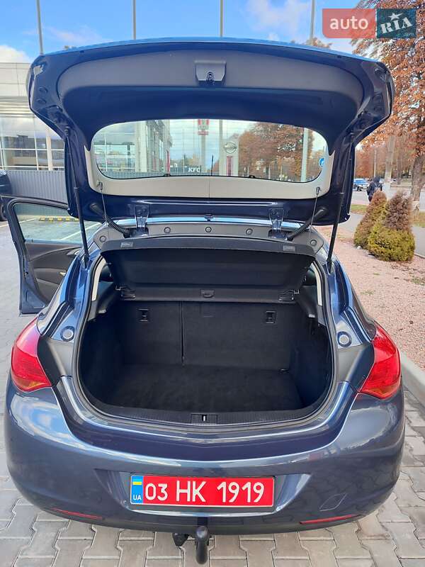 Хэтчбек Opel Astra 2010 в Кривом Роге