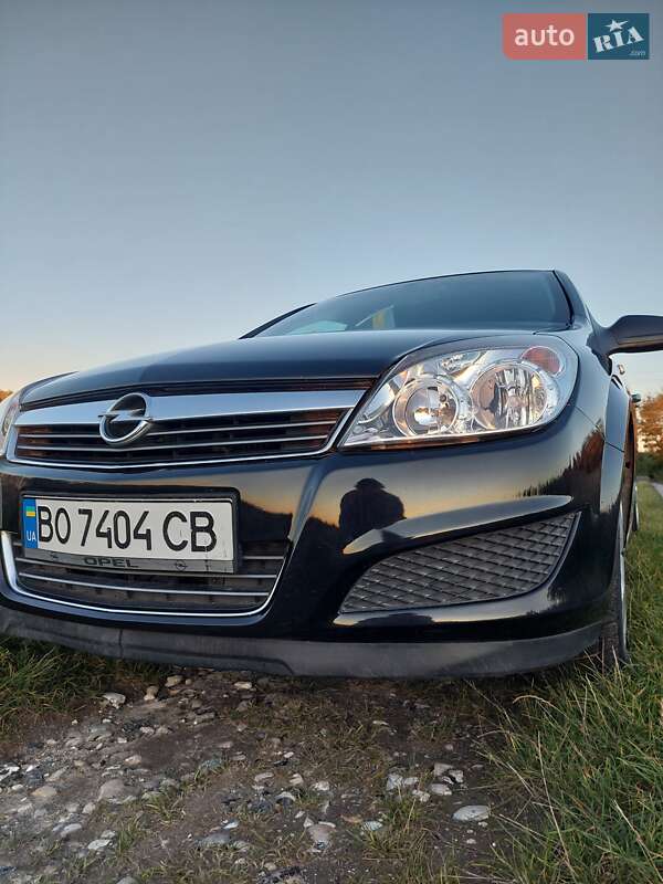 Хэтчбек Opel Astra 2007 в Кременце