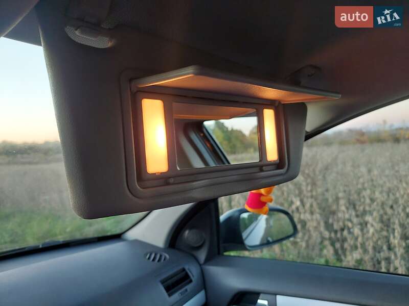 Хэтчбек Opel Astra 2007 в Кременце