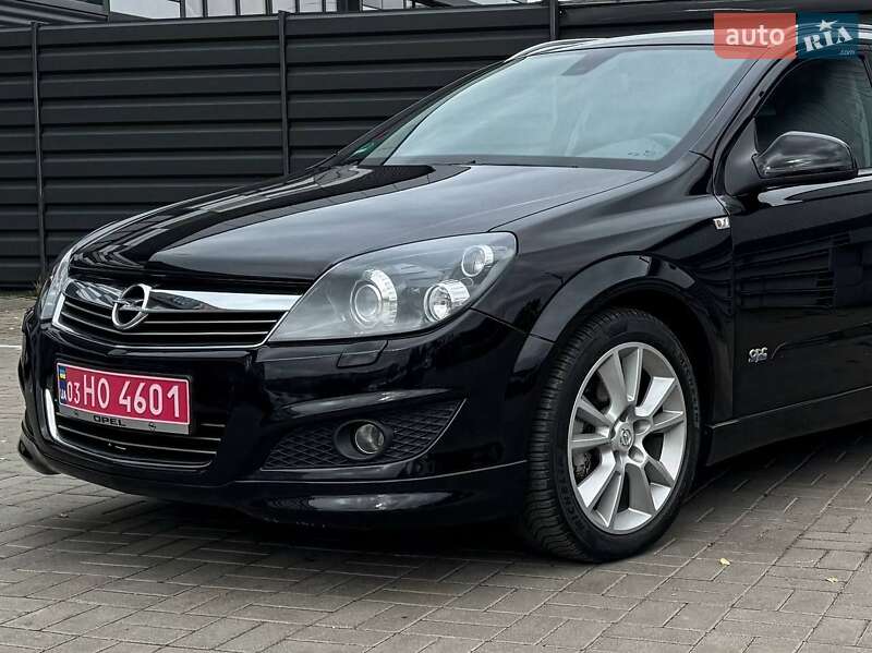 Универсал Opel Astra 2010 в Черкассах