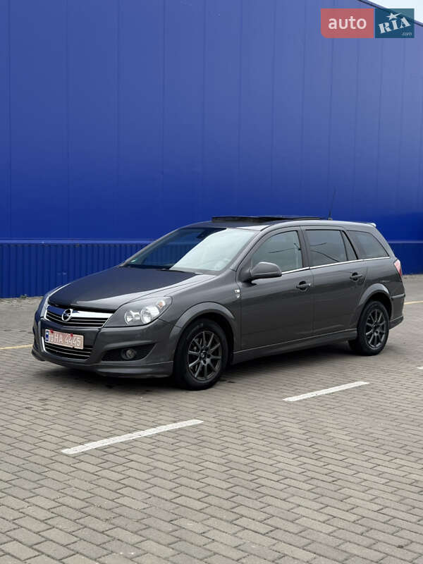 Opel Astra 2010 Opel Astra 2010