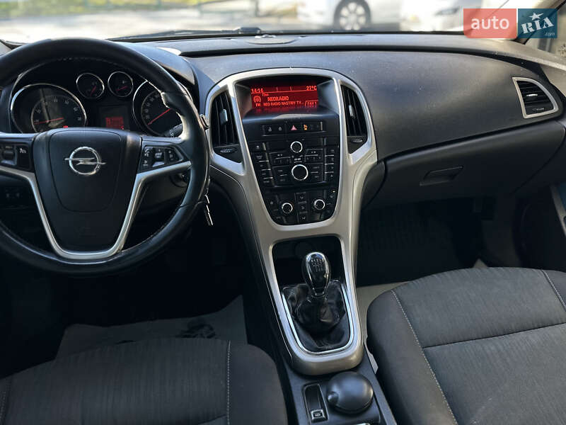 Универсал Opel Astra 2010 в Шептицькому