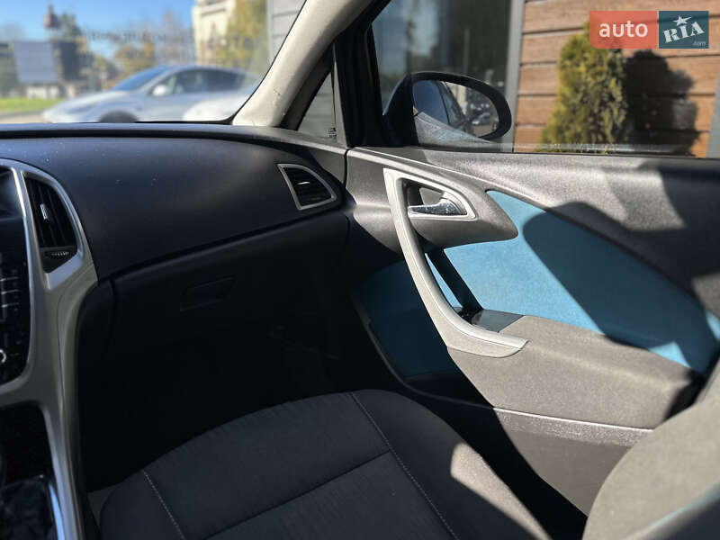 Универсал Opel Astra 2010 в Шептицькому