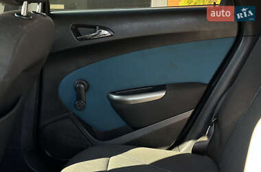 Універсал Opel Astra 2010 в  фото 47 Універсал Opel Astra 2010 в