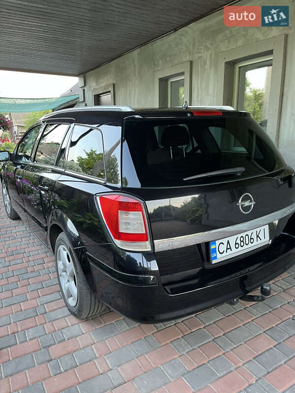 Універсал Opel Astra 2006 в Смілі