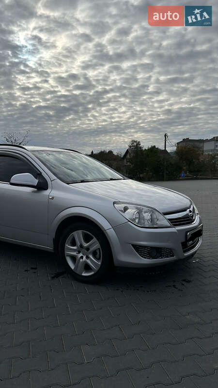 Универсал Opel Astra 2010 в Тернополе фото Универсал Opel Astra 2010 в Тернополе