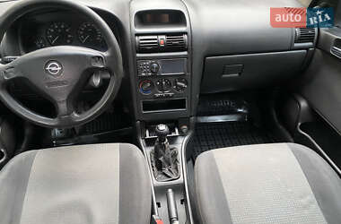 Седан Opel Astra 2004 в  фото 15 Седан Opel Astra 2004 в