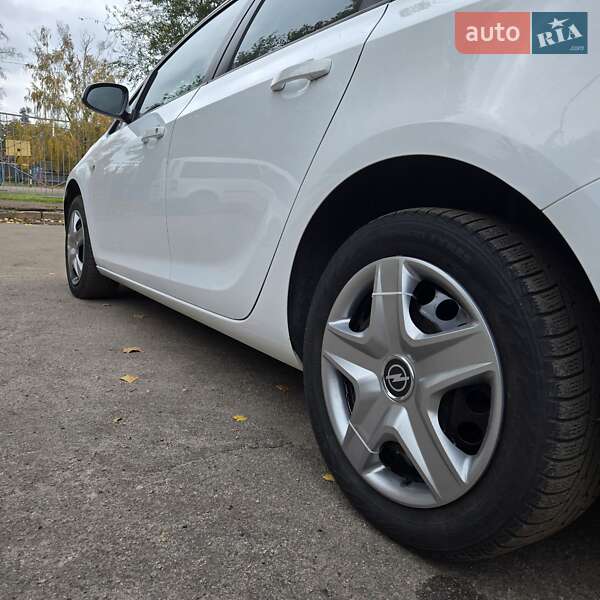 Хэтчбек Opel Astra 2017 в Кривом Роге