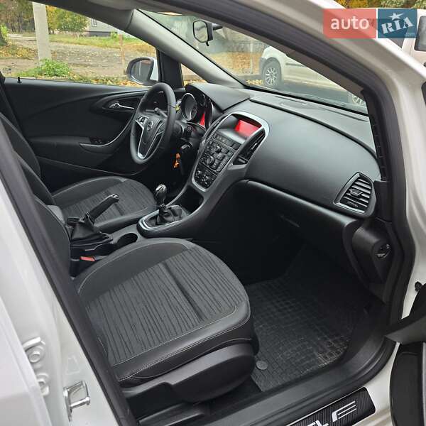 Хэтчбек Opel Astra 2017 в Кривом Роге