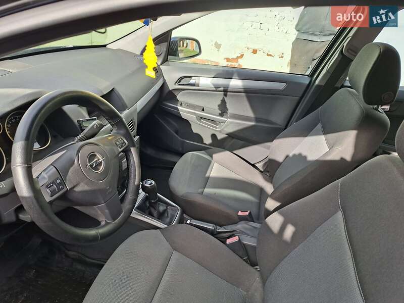 Универсал Opel Astra 2006 в Нежине