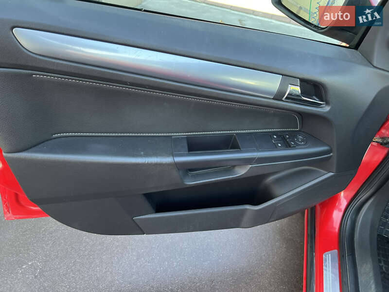 Хэтчбек Opel Astra 2007 в Хусте