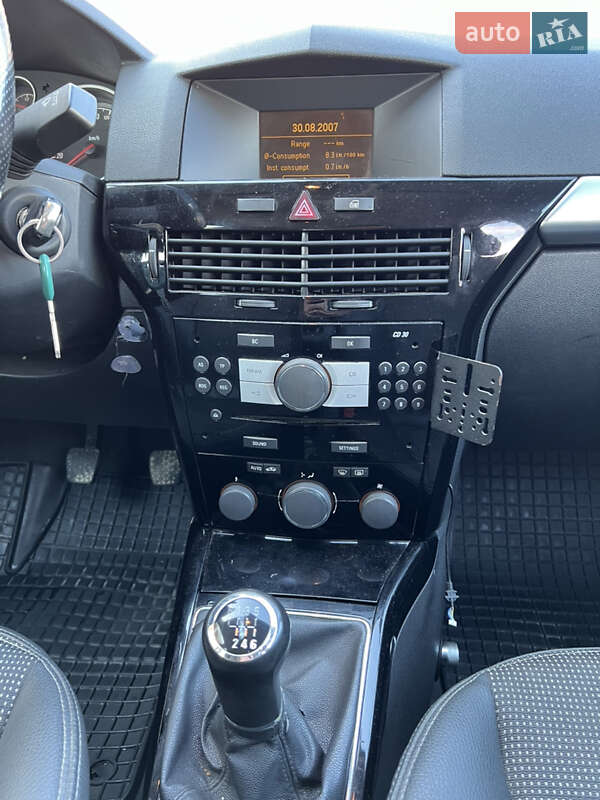 Хэтчбек Opel Astra 2007 в Хусте